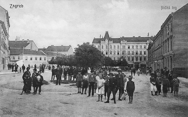 Ilički trg (Mali plac, današnji Britanski trg) 1908. godine